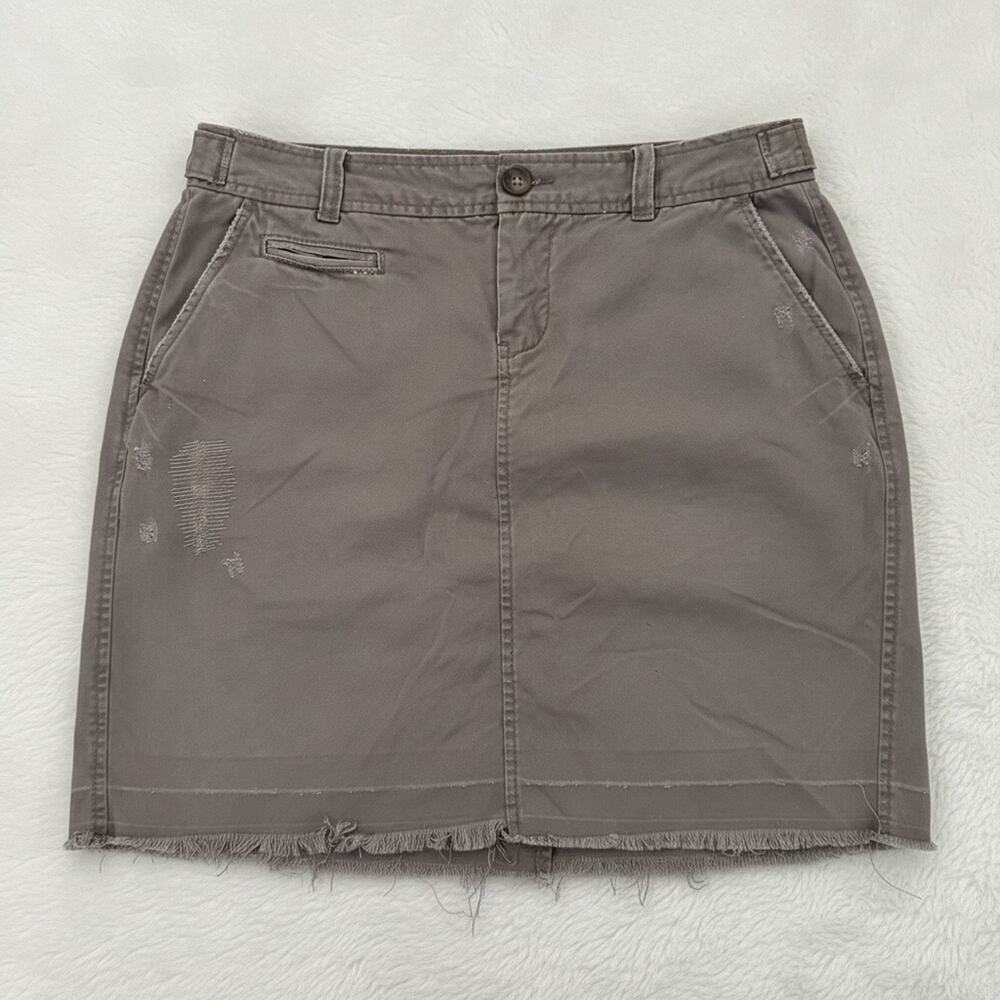 Old Navy Women's Tab Distressed Mini Skirt - Size 6
b82